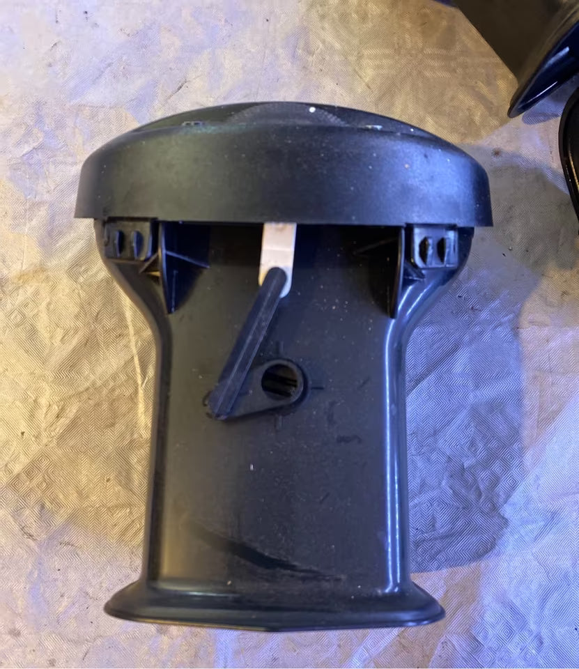 Ford Focus Lüfterdüsen Frischluftgrill