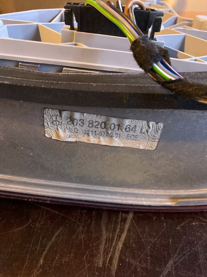 Mercedes W203 Original Rücklicht Links 2038200164