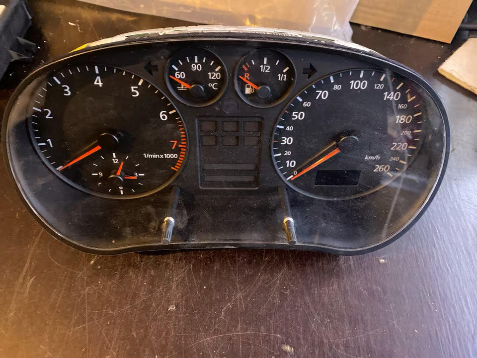 Audi A3 8L Tacho Tachometer Kombiinstrument 8L0919860 E