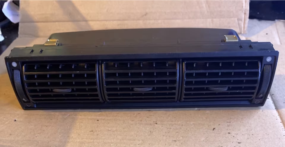 Audi 100 Luftdüse 4A1820951 Mitte