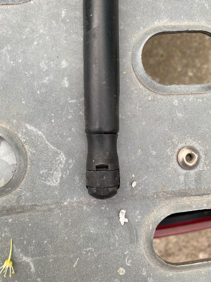Audi A4 B8 Gasfedern Motorhaube