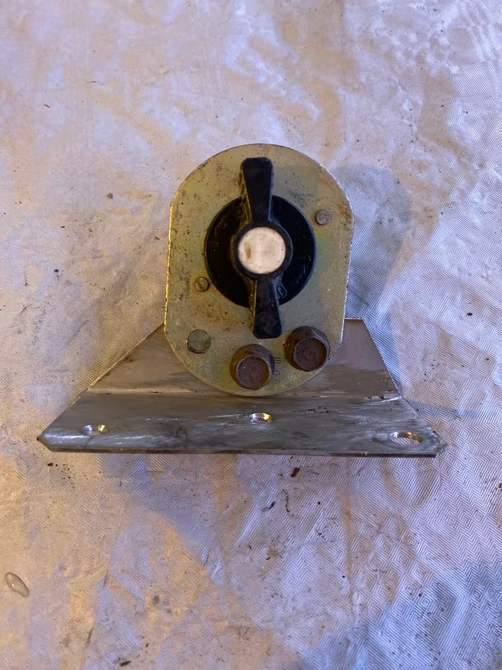 VW LT Masseschalter VK 318 B (Flagge) 24V/50A "Massen"-Schalter