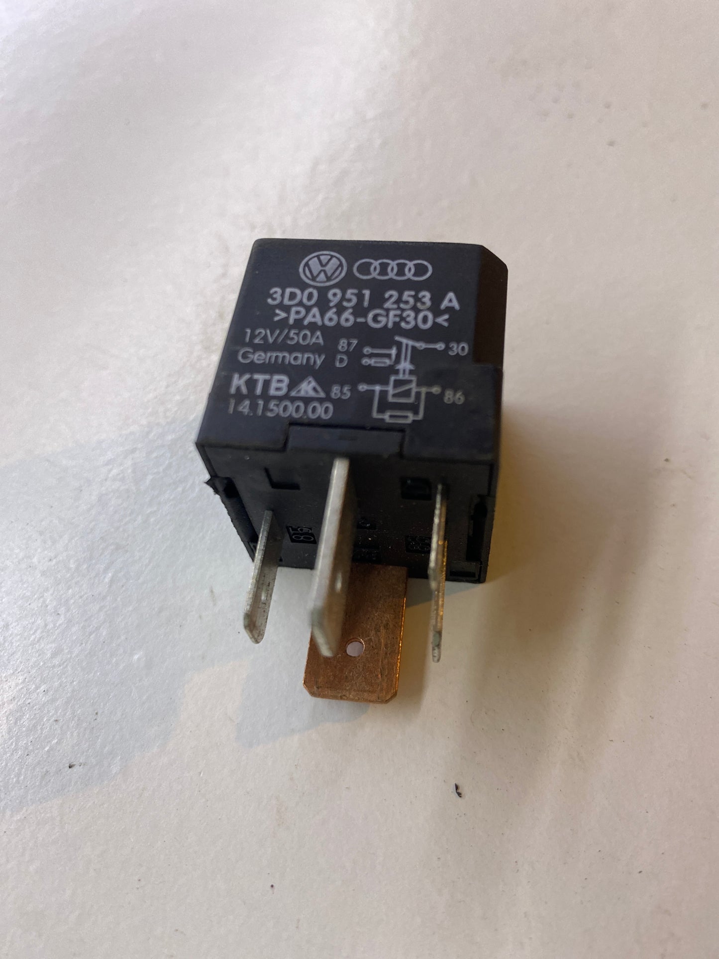 Relai Nr. 433 / 3D0951253A