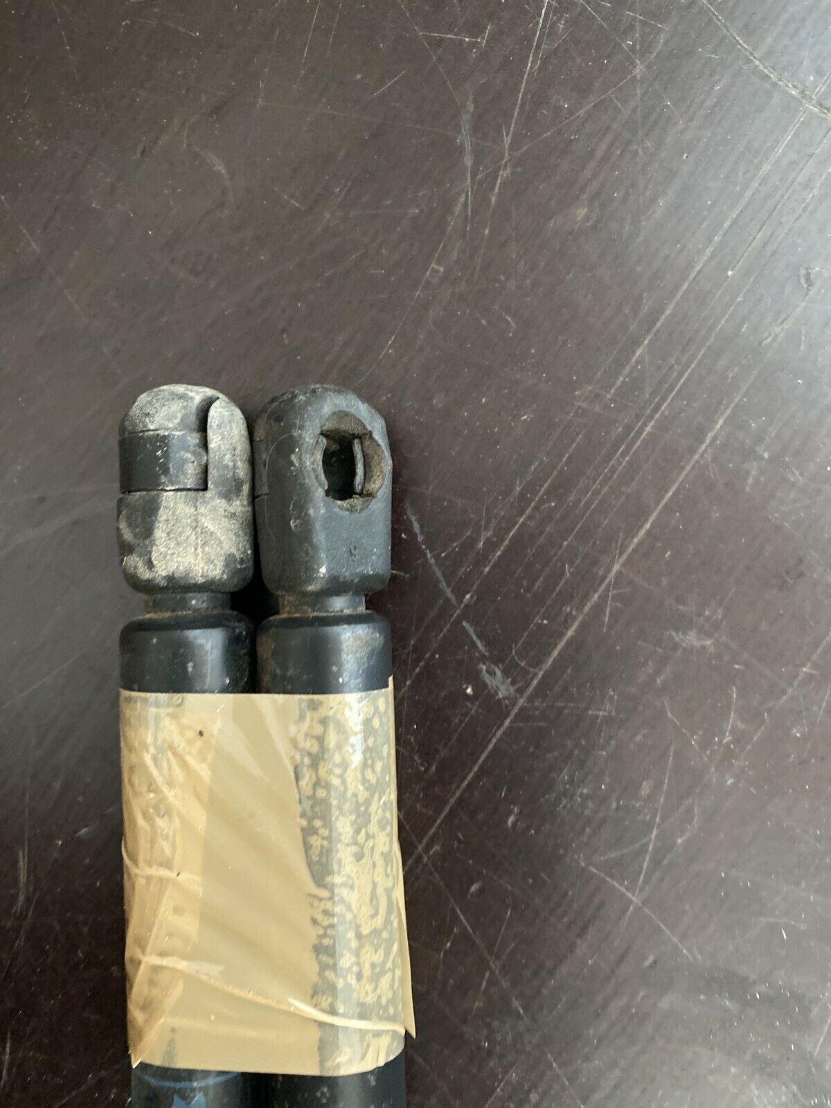 Nissan Primera Gasfedern Set 10€