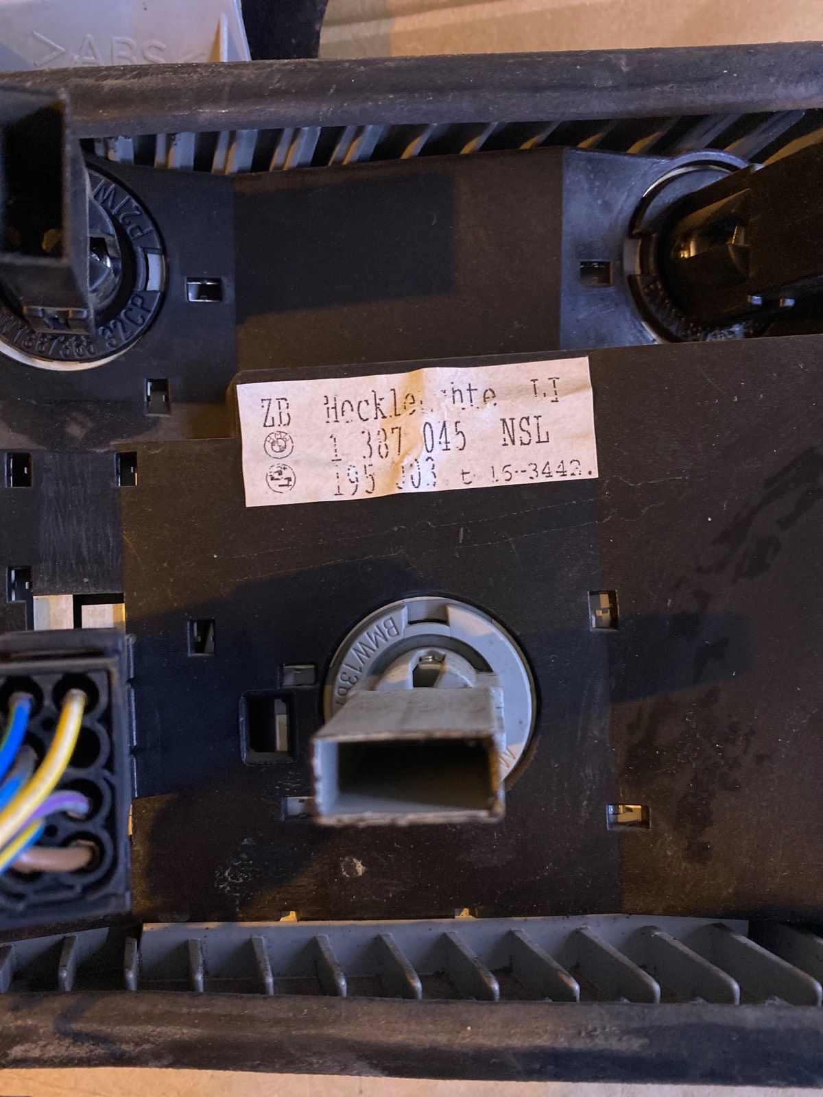 BMW 3er E36 Heckleuchte links 1 387 045 NSL