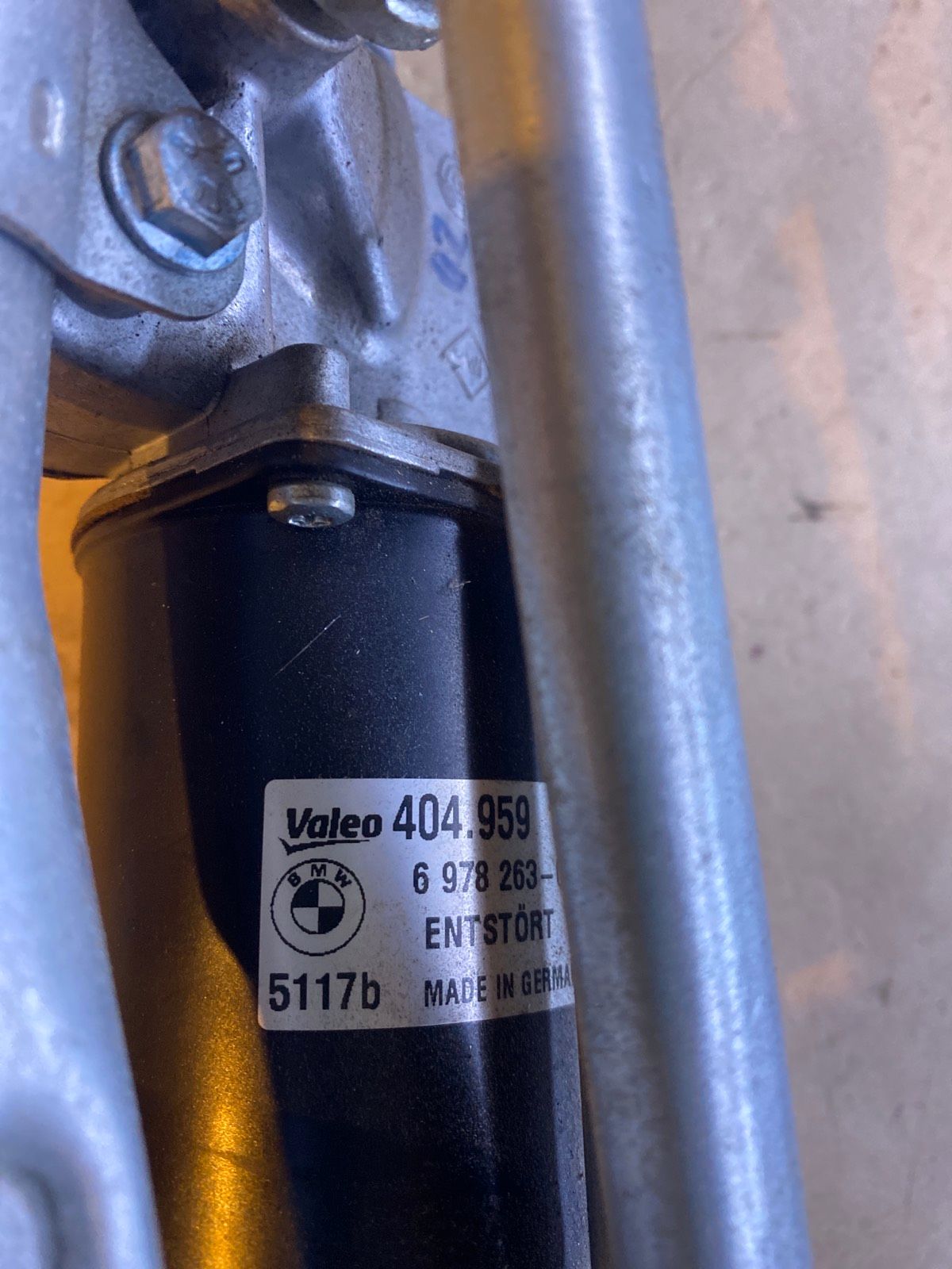 BMW E91 Schribenwischergestänge mit Motor 697826301