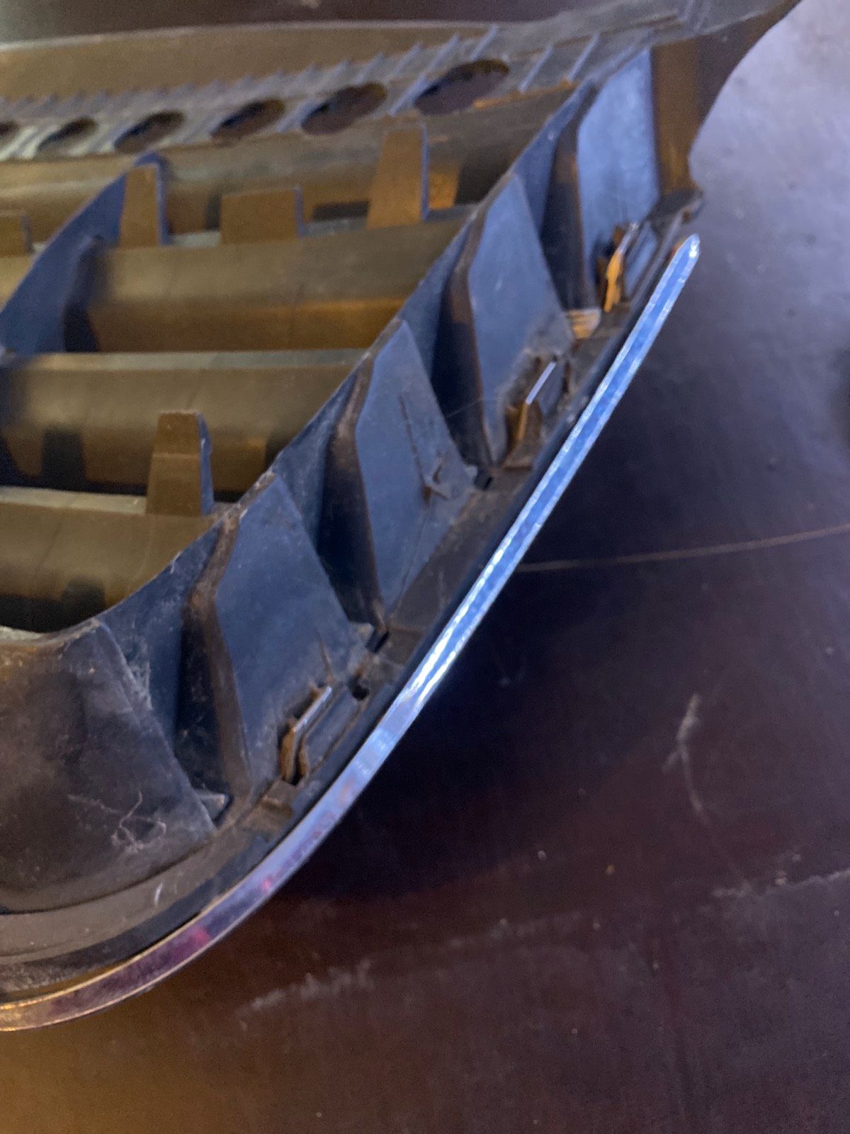 VW Passat 3B Kühlergrill 3B0853651