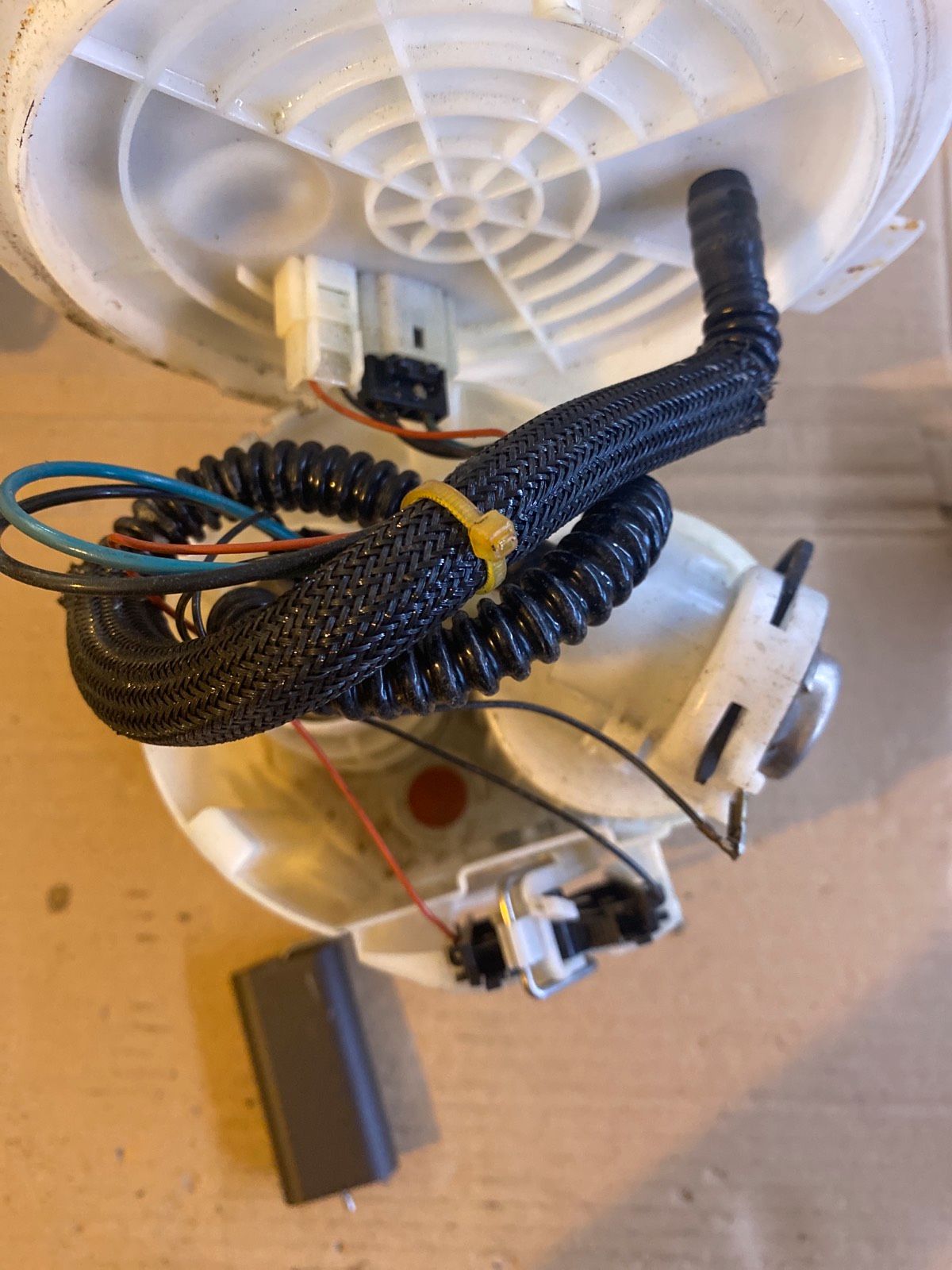 Opel Zafira B Krafstoffpumpe 13129985