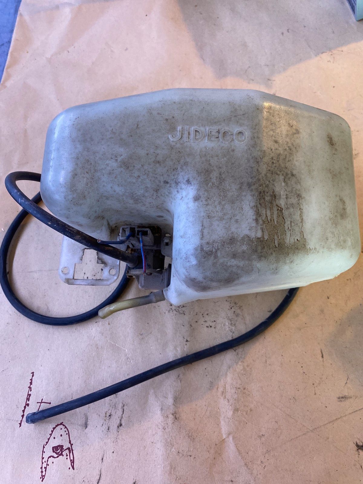 Micra K10 Wischwasserbehälter mit Pumpe - funktionstüchtig