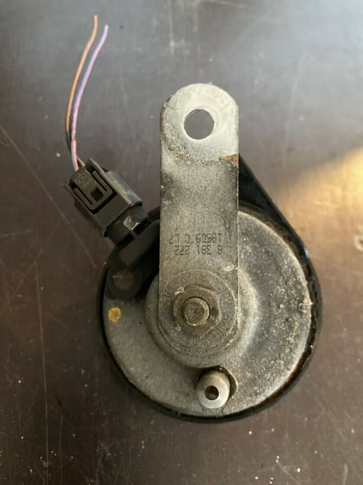 BMW E39 530 i Signalhorn