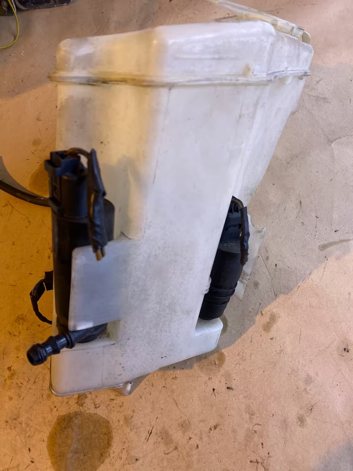 BMW E46 Wischwasserbehälter mit Pumpe 61678362562