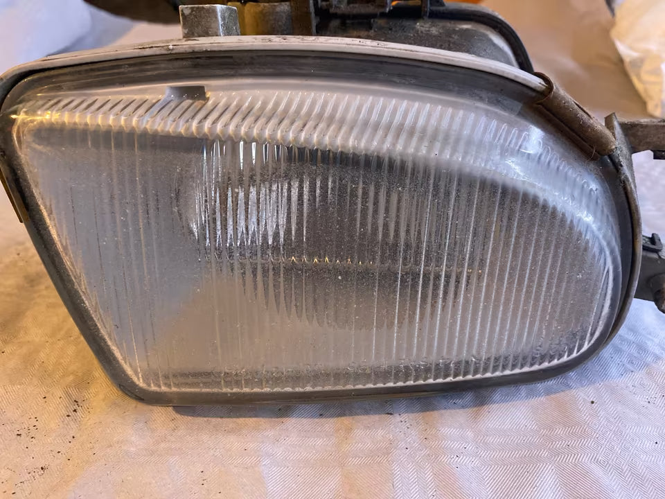 Mercedes W210 Nebelscheinwerfer Links 1708200256