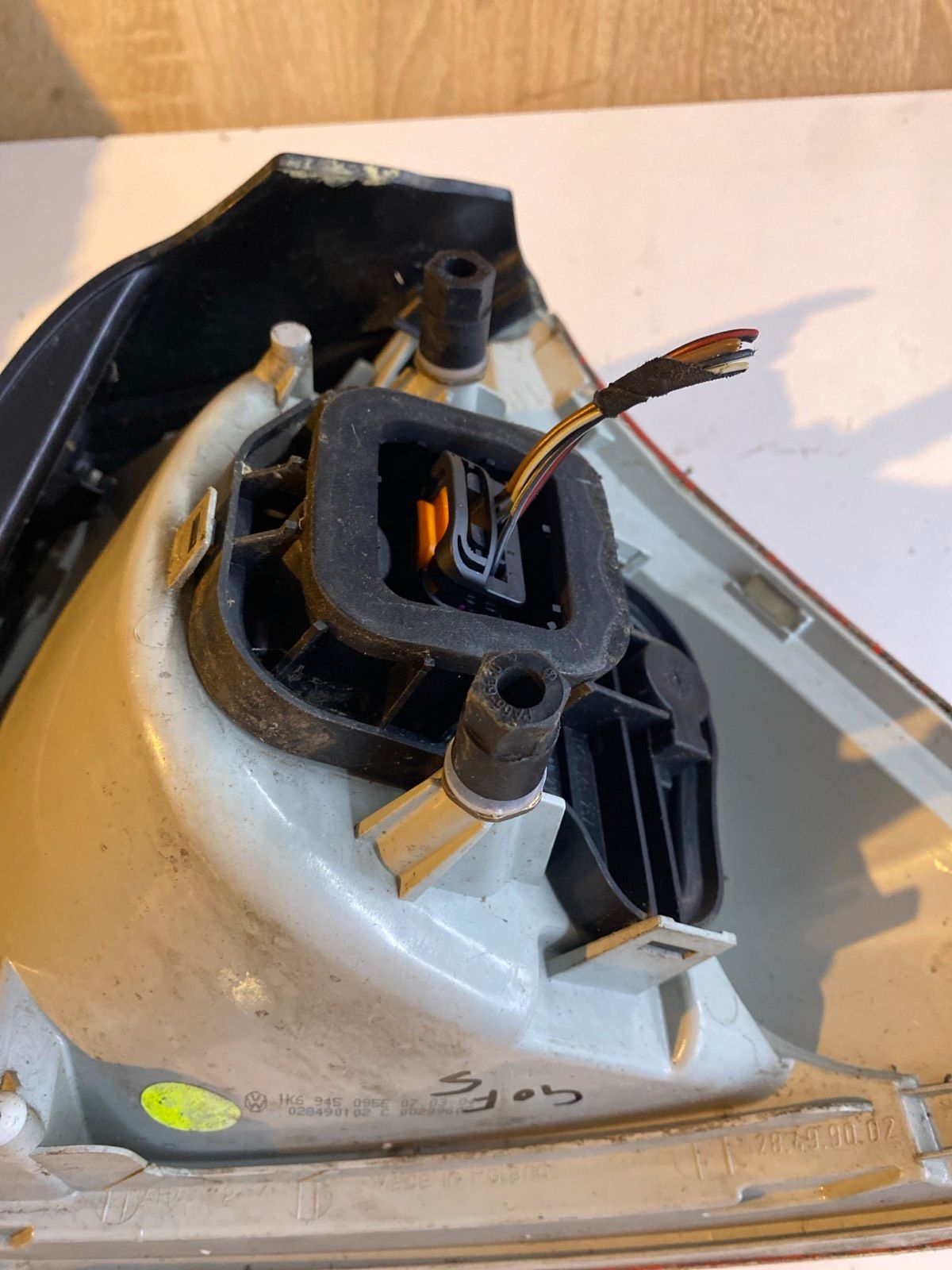 VW Golf 5 Rücklicht links 1K6945095E