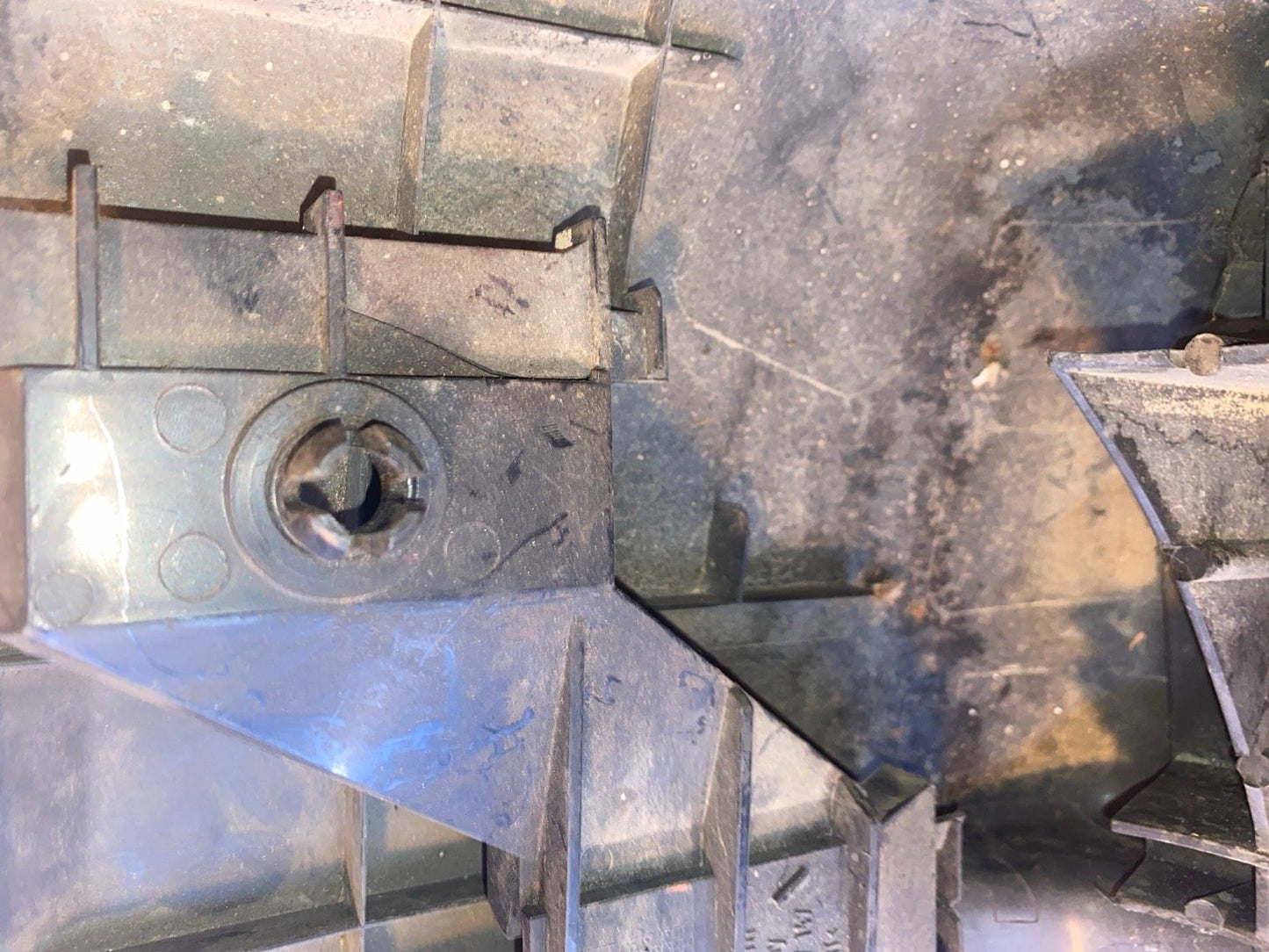 VW LT 35 Stoßfängerecke Links hinten 2D180747L