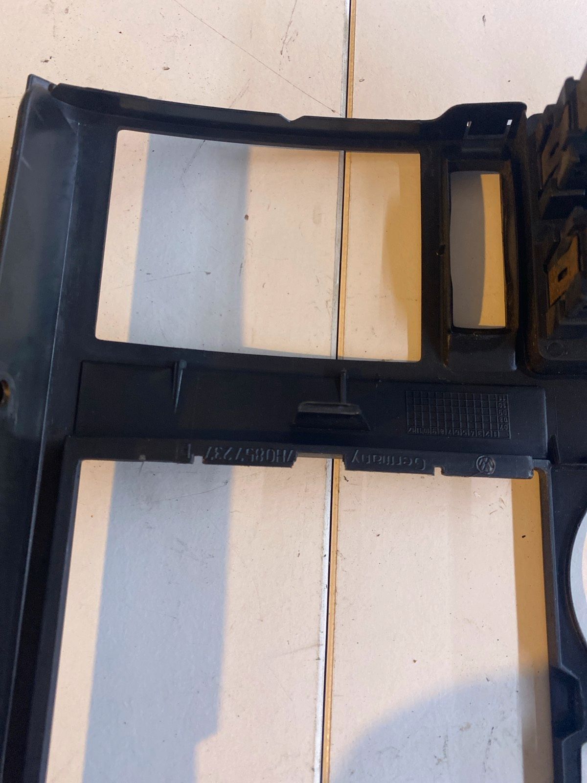 VW T5 Zierblende Mittelkonsole 7H0857237