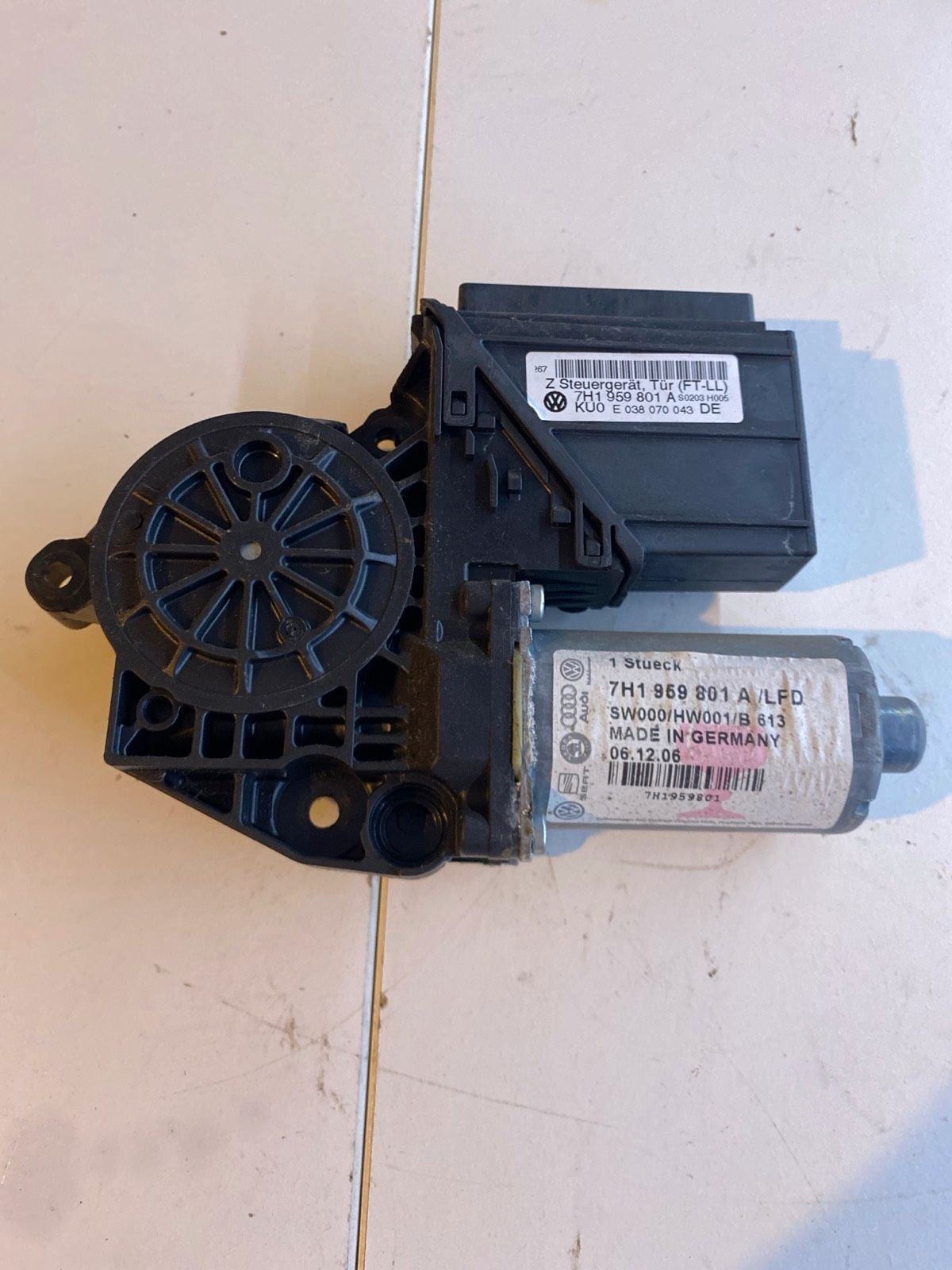 VW T5 7H Fensterhebermotor Fahrertür links 7H1959801A