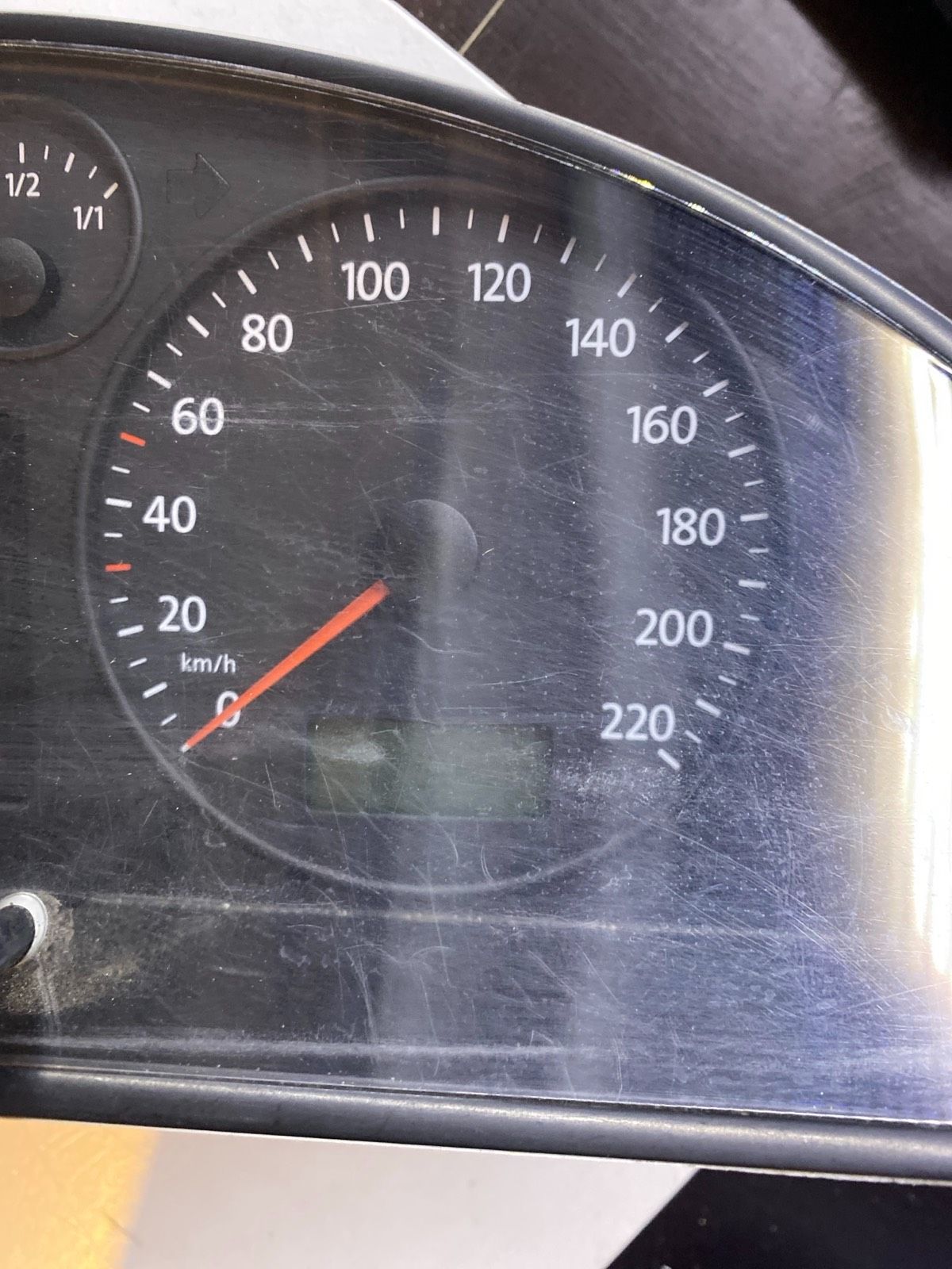 VW T5 7H Tacho Tachometer 88311346