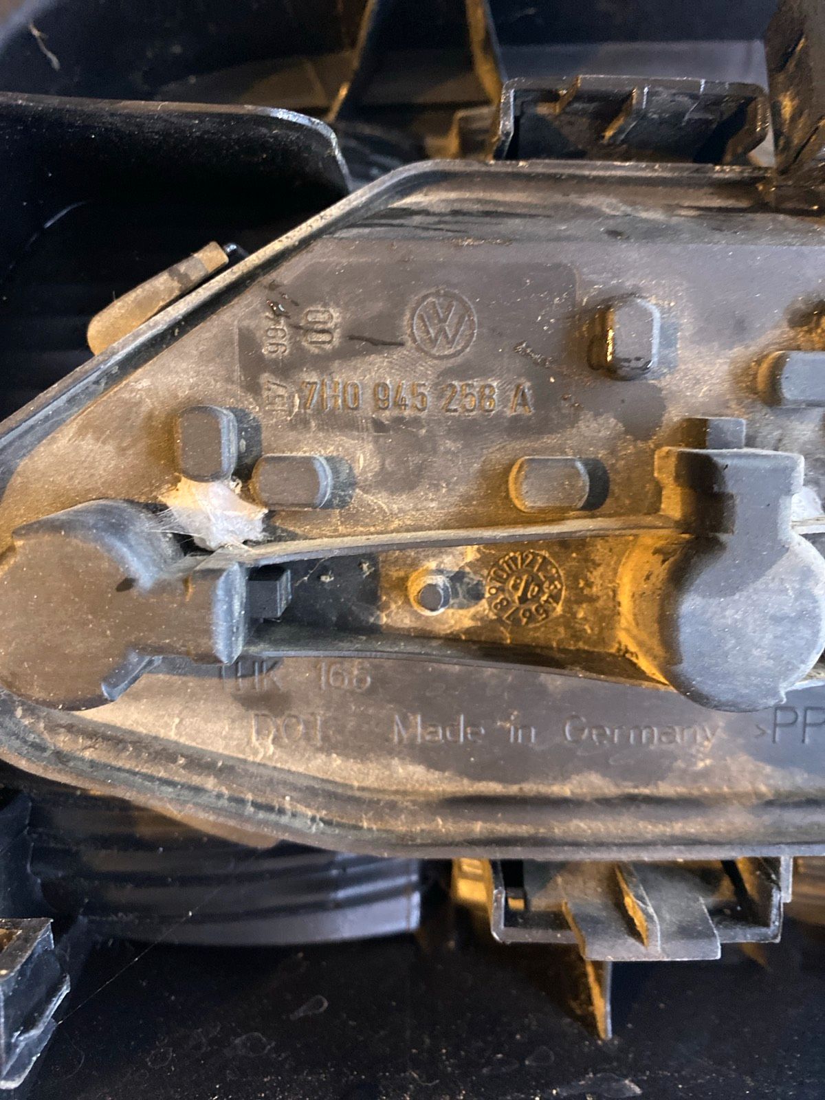 VW T5 7H Rücklicht Rechts