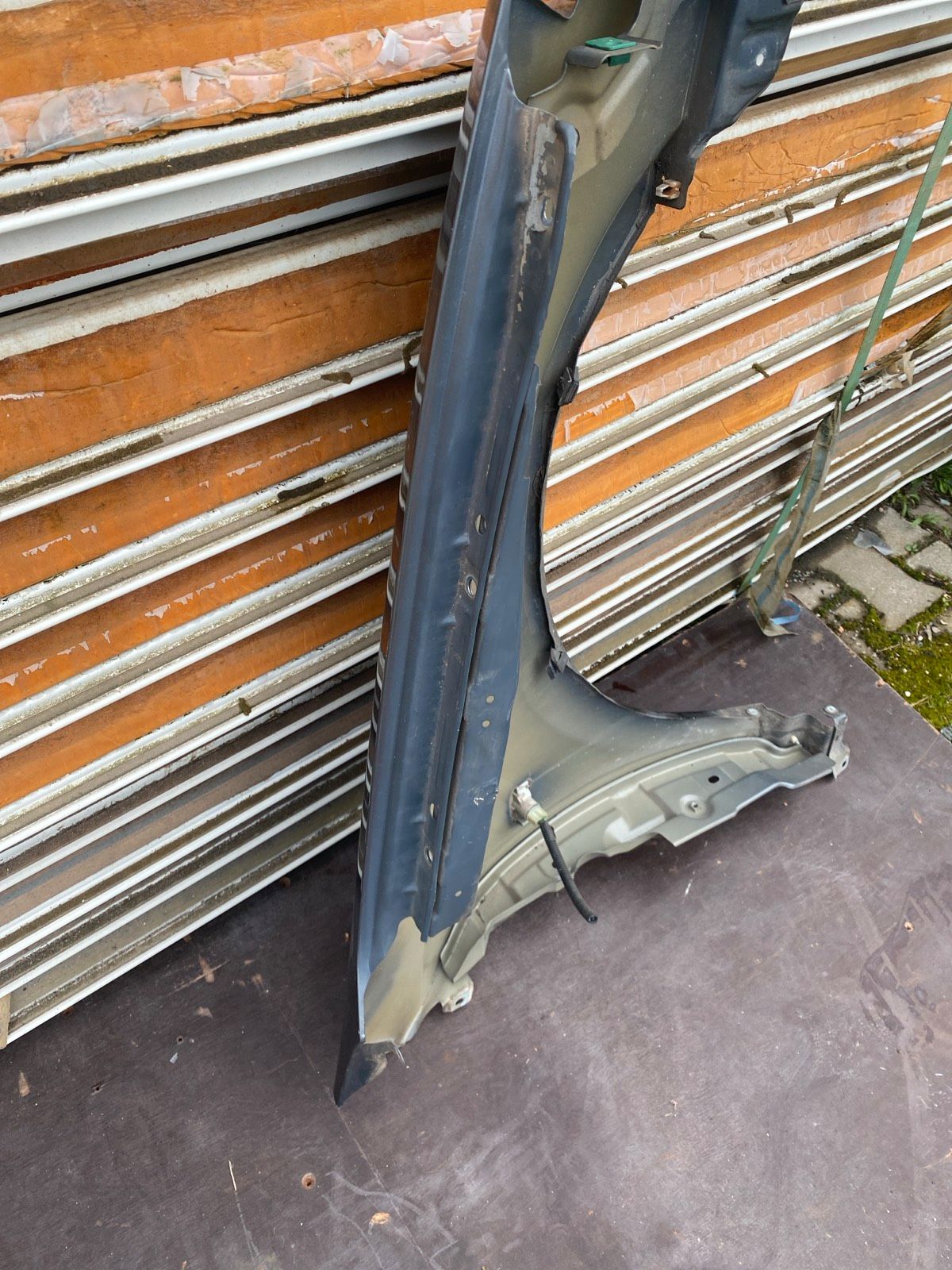 Nissan Primera P12 Kotflügel Links