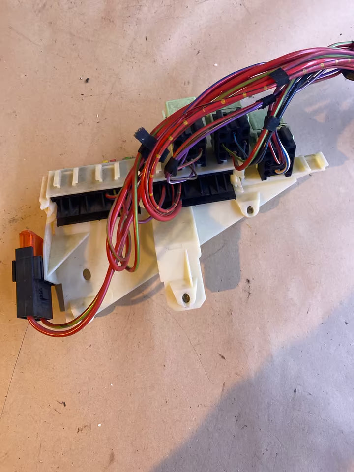 BMW E39 Sicherungskasten 8371884
