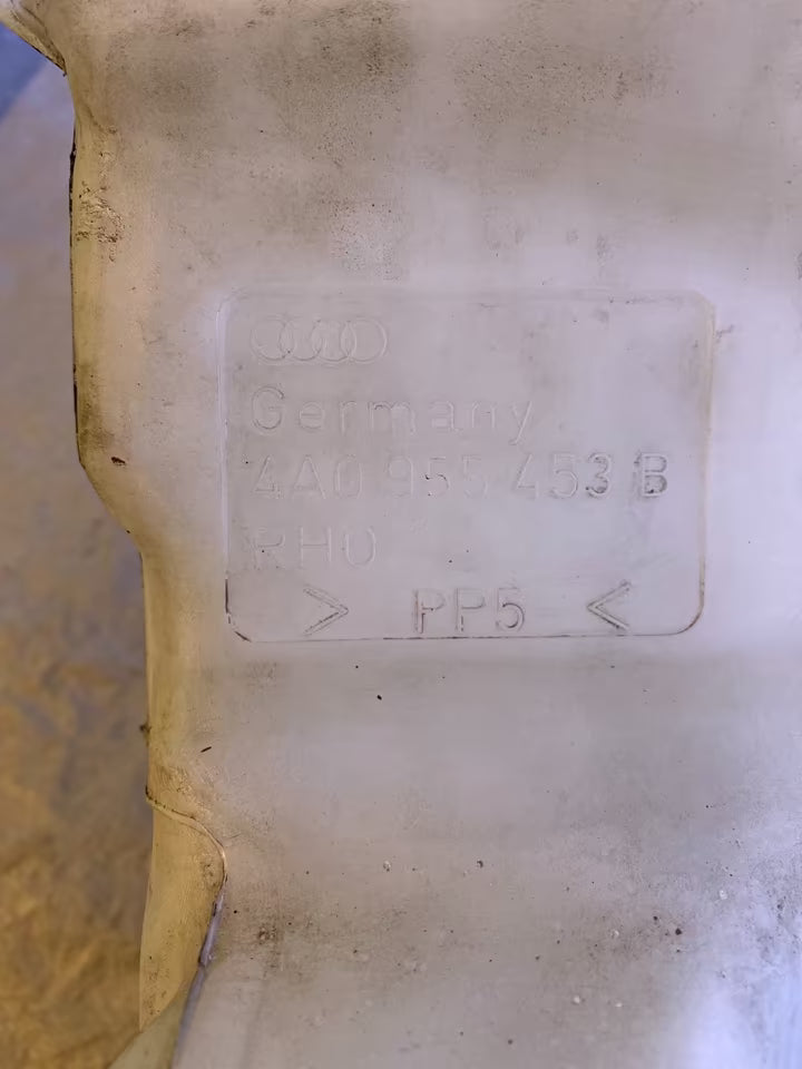 Audi 100 Wischwasserbehälter mit Pumpe 4A0955453B