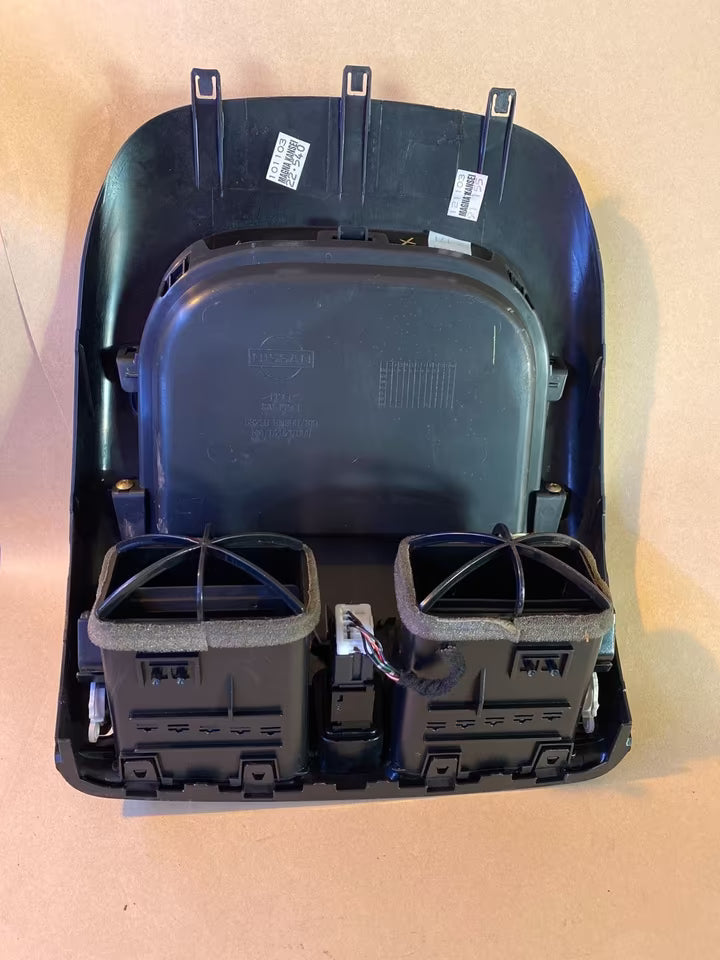 Nissan Almera 2 N16 Ablage