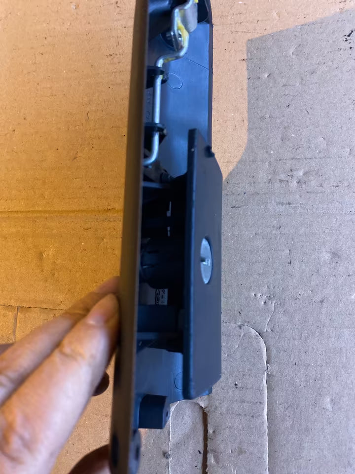 Audi 100 4A1857131 Handschuhfachverriegelung