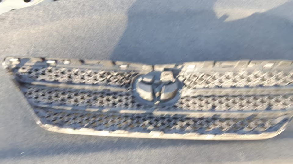 Toyota Corolla E12U Frontgrill Bj:2002
