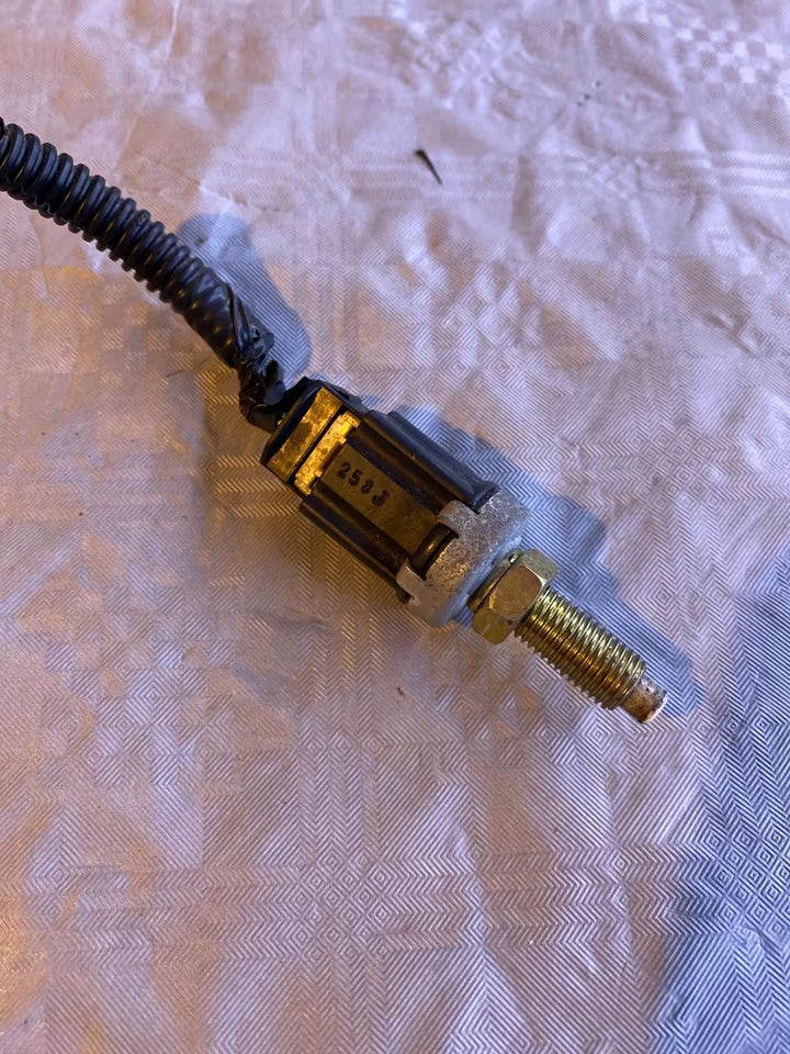 Toyota Yaris Bremslichtschalter