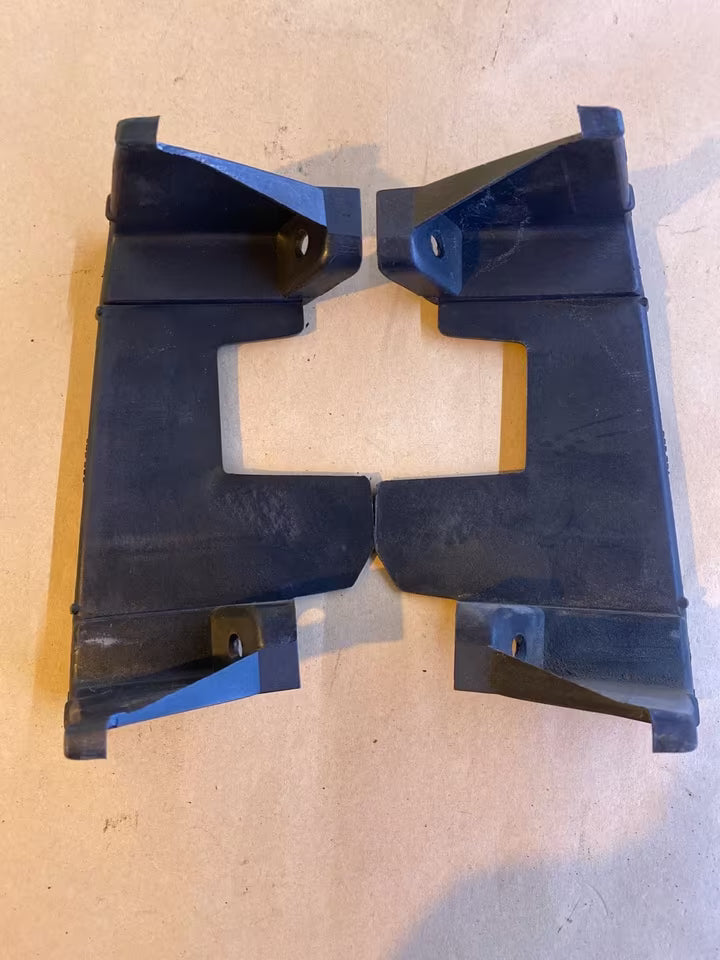 Audi 100 Haltewinkel Rücklichter 4A0945568/7 links und rechts