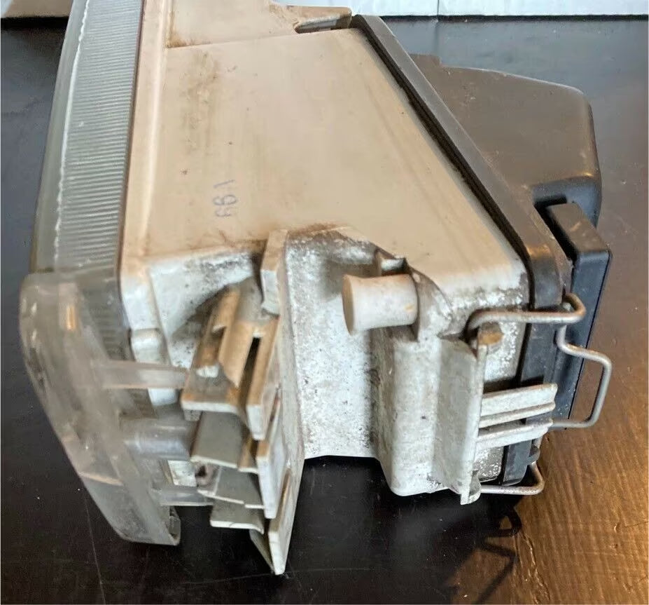 Audi 80 Nebelscheinwerfer links 13252700LI