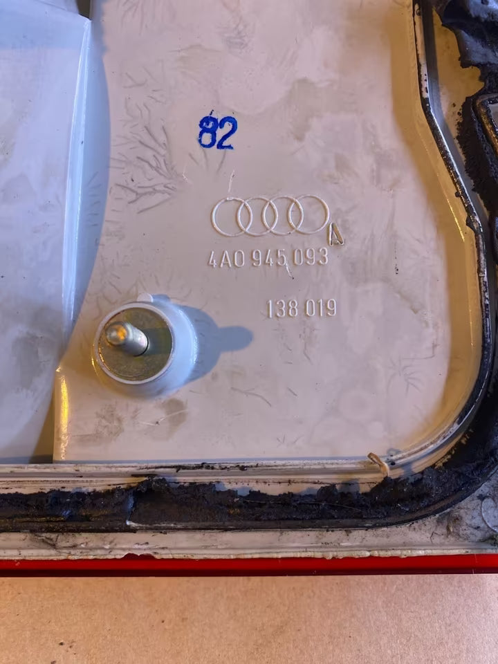 Audi 100 Heckklappenleuchte 4A0945093A