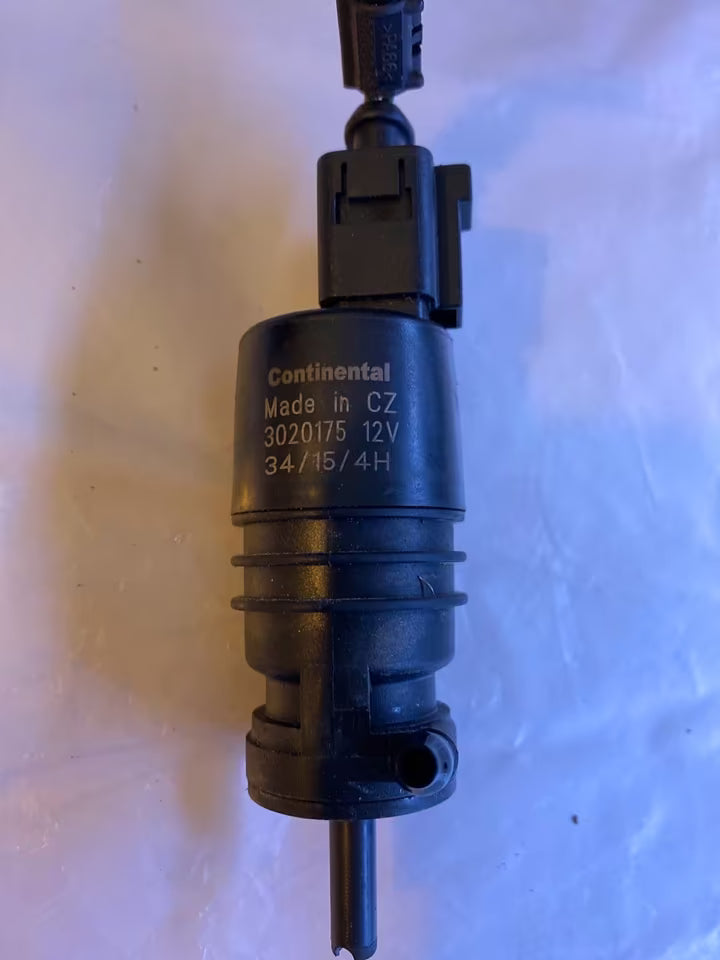 VW Bora Wischwasserpumpe 3020175