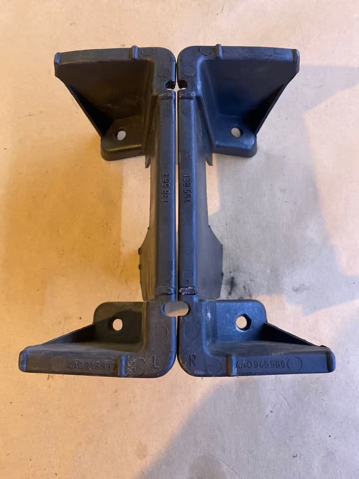 Audi 100 Haltewinkel Rücklichter 4A0945568/7 links und rechts
