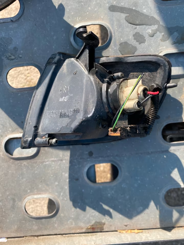 Nissan Sunny N14 (3-Türer, 1.4 LX) Blinker Rechts 013452