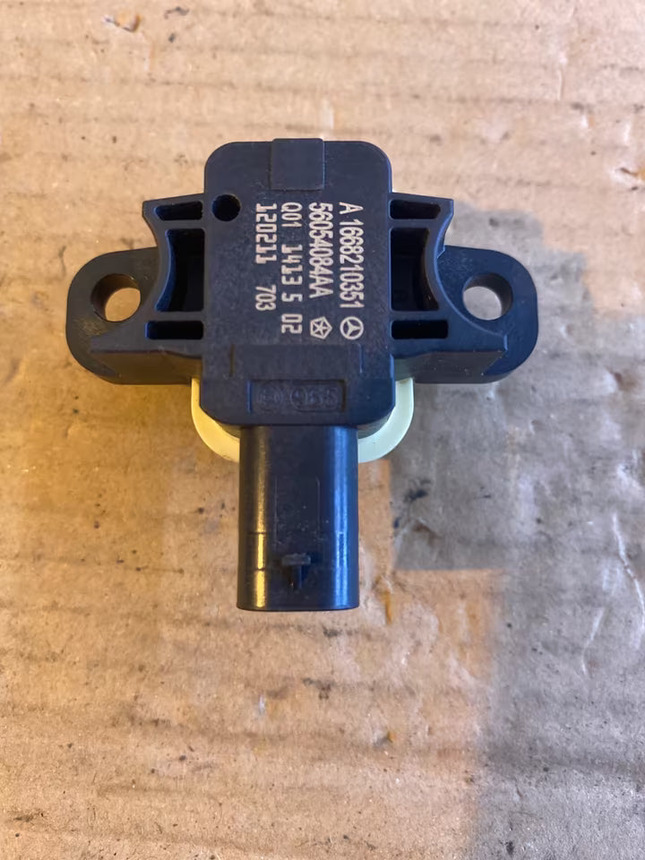 Mercedes W246 Aufprallsensor A1668210351