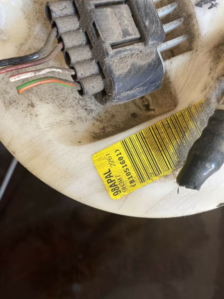 Ford Focus MK 1 Kraftstoffpumpe 98APAL 9H307