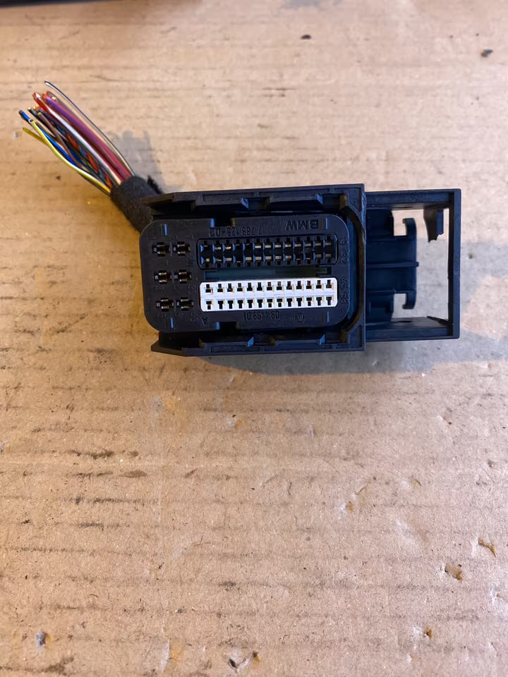BMW E Serie Motor ECU Anschluss Stecker