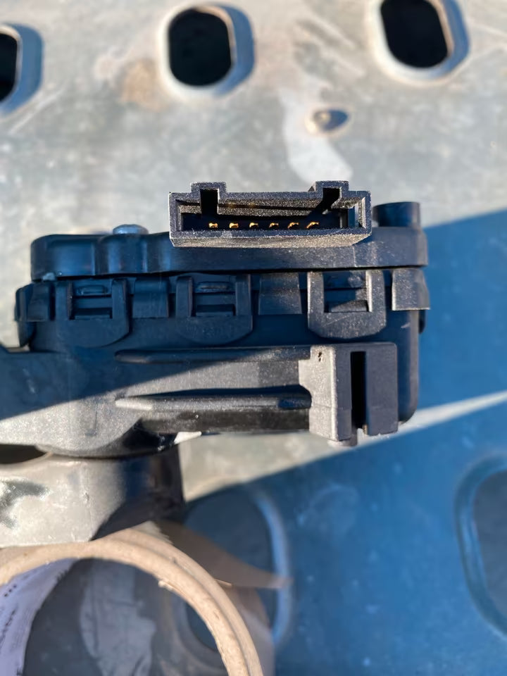 Audi A6 4B Gaspedal Fahrpedal Pedal 8D1723523L