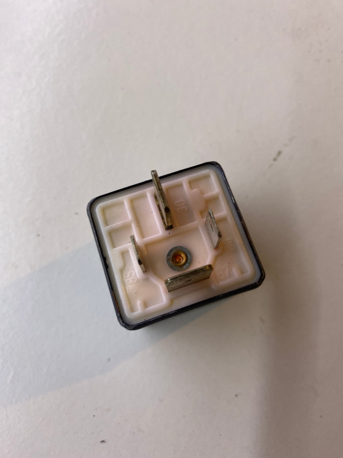 Relai Nr. 217 / 443951253S