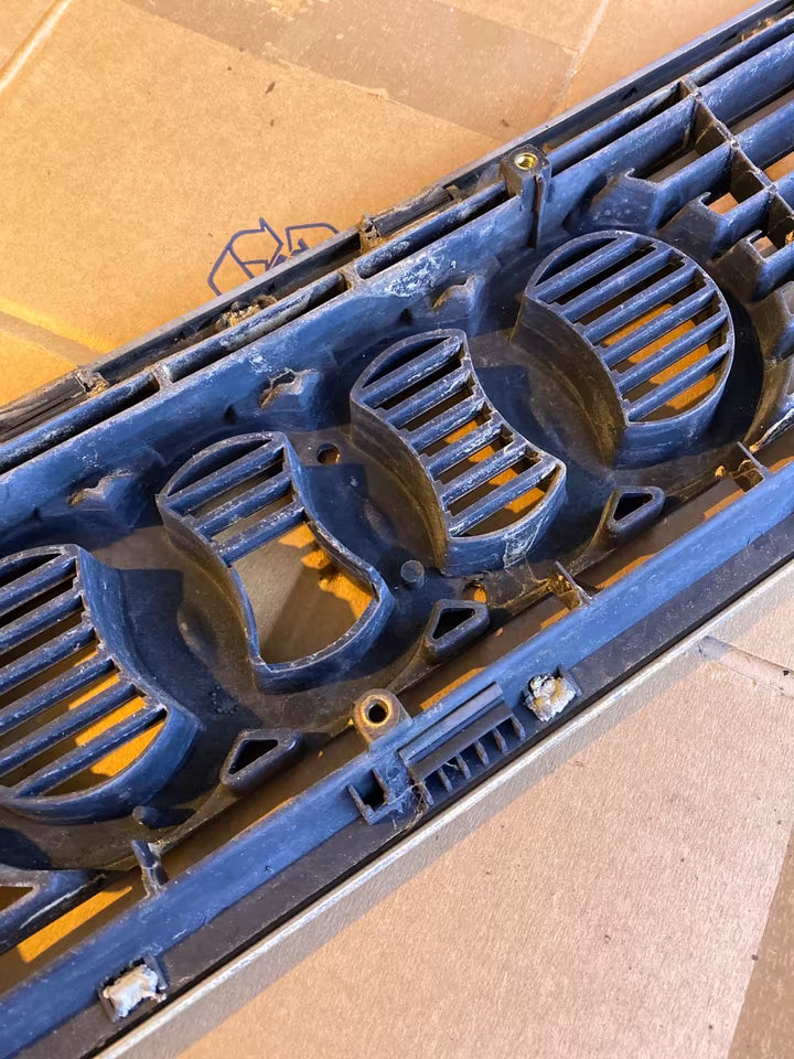 Audi 80 Kühlergrill
