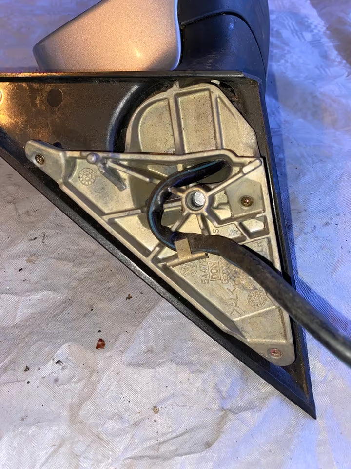 VW Passat 3BG Außenspiegel rechts Silber