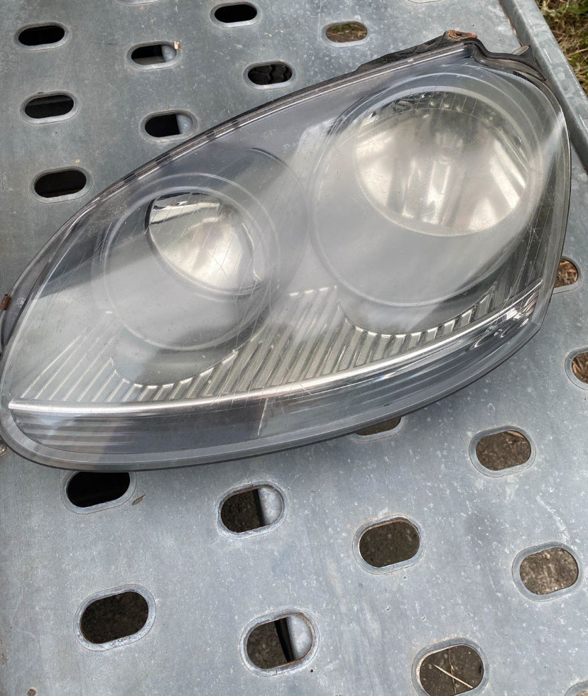 VW Golf 5 Frontscheinwerfer links