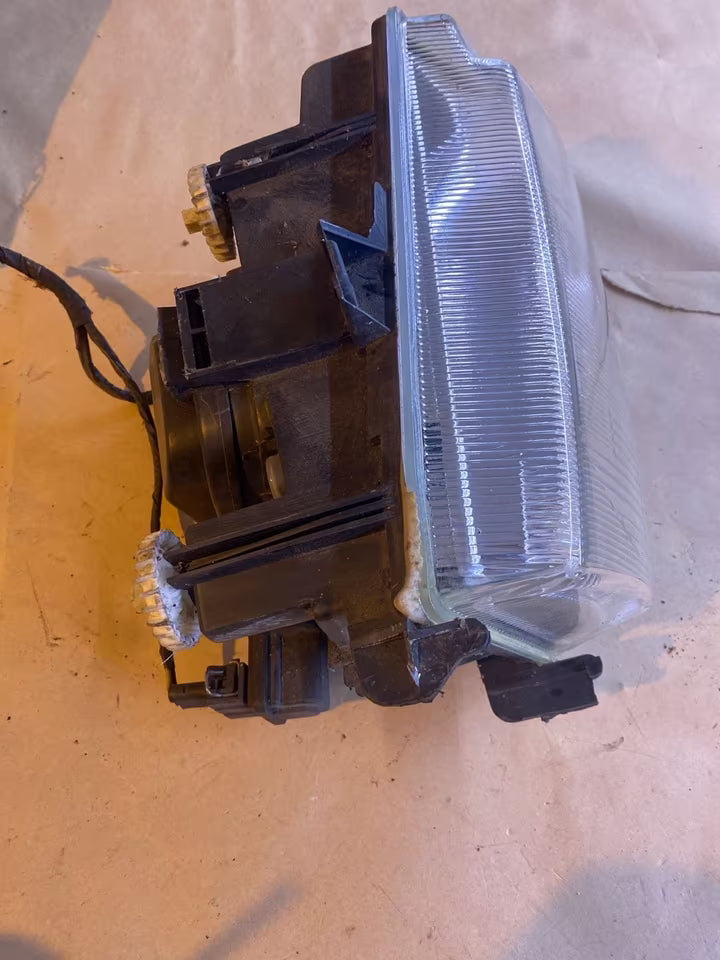 VW Caddy Scheinwerfer Rechts