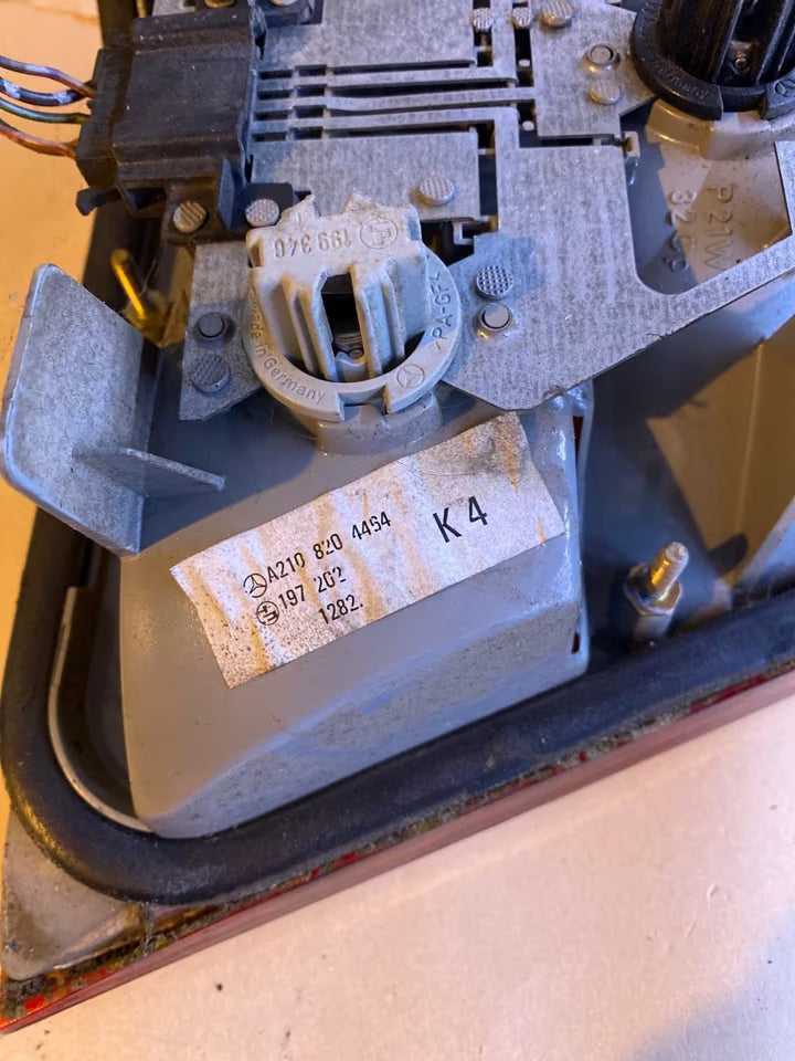 Mercedes W210 Rücklicht rechts A2108204464