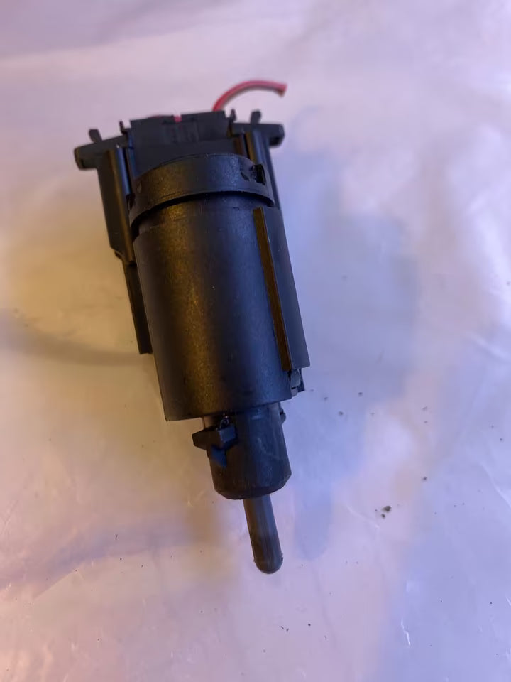 VW Bora Bremslichtschalter 1J0945511B