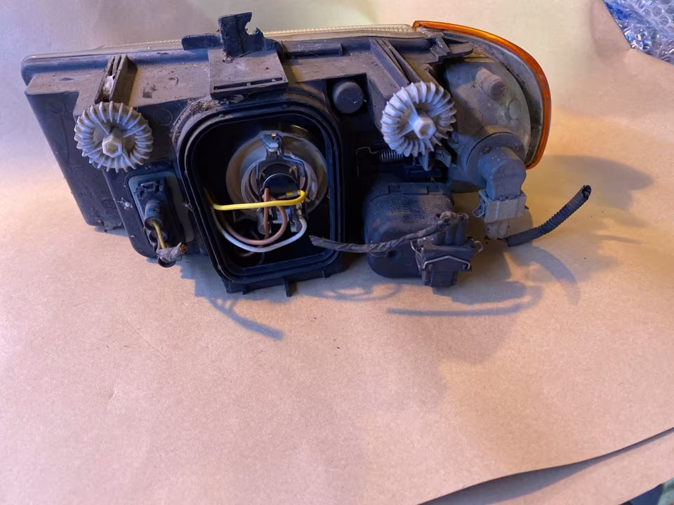 VW Caddy Polo Frontscheinwerfer rechts und Blinker