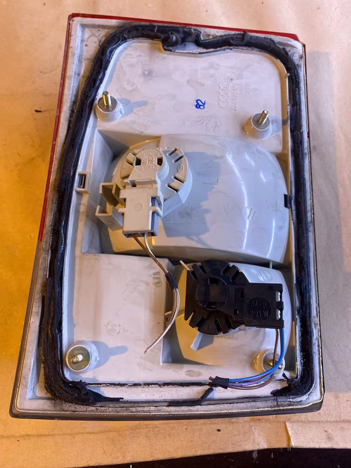 Audi 100 Heckklappenleuchte 4A0945093A