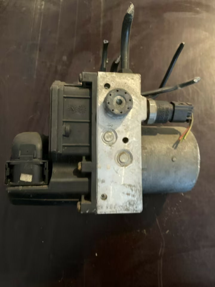 VW Passat 3B ABS Hydraulikbock 0265225124 4B0614517