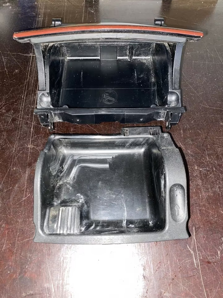 Mercedes W203 Aschenbecher A2036800852